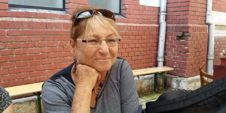 אחת מריבוא: סיפורה של קורבן האומיקרון אילה רונד