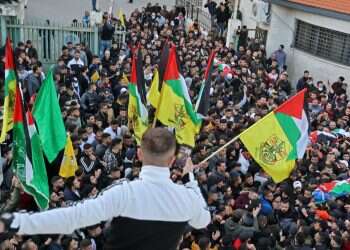 קריאות נקמה בהלוויית המחבלים בשכם