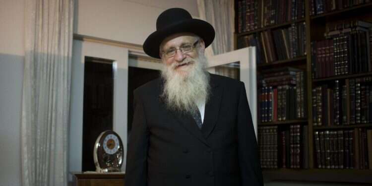 הרב מגנס. צילום: יונתן זינדל, פלאש 9