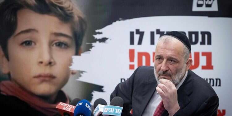 אני מאשים, גרסת 2022. דרעי, השבוע. צילום: יונתן זינדל - פלאש 90 ובכל זאת, שבוע מוצלח עבר על אריה דרעי