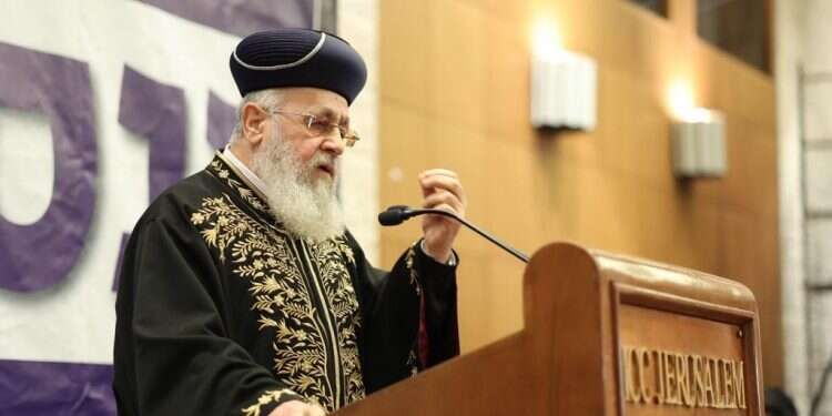 הרב הראשי לישראל הרב יצחק יוסף. כינוס אלף הרבנים. צילום: שלומי כהן כינוס הרבנים נגד רפורמת הגיור: "זו עקירת התורה וההלכה"