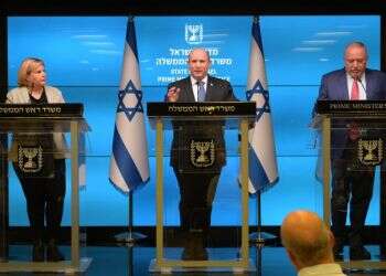 ליברמן, בנט וברביבאי. צילום: עמוס בן גרשום, לע פחות מכסים, יותר סבסוד לצהרונים: תוכנית בנט־ליברמן־ברביבאי