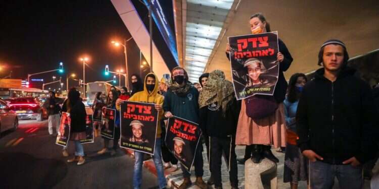 הפגנה על מות אהוביה סנדק ז חברי סנדק יועמדו לדין: "יום שחור למערכת אכיפת החוק בישראל"