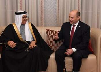 בנט נחת בבחריין: "לצקת תוכן בשלום בין שתי המדינות"