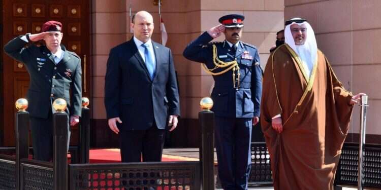 צפו: בנט מתקבל לצלילי התקווה בארמון יורש העצר בבחריין