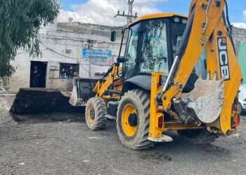 המנהל האזרחי הרסו מגרטת מכוניות בשכם