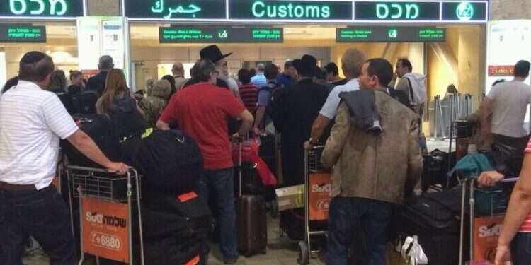 המסלול הירוק בנתב מסלול אדום: הברחות הכספים שעולות ביוקר