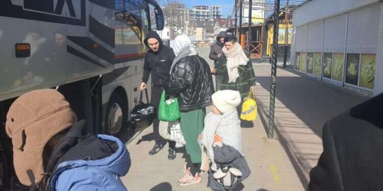 אחת מההסעות של היוצאים מאוקראינה מנכ"לית ימינה מספרת: כך הפך ביתי הפרטי לחמ"ל סיוע ליהודים באוקראינה