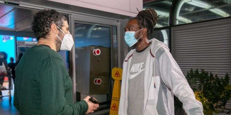 יקי ואדו. צילום: יוסי אלוני "לפני הרבה שנים המשטרה הייתה המשטרה, היית מרגיש את העוצמה. היום זה לא קיים"