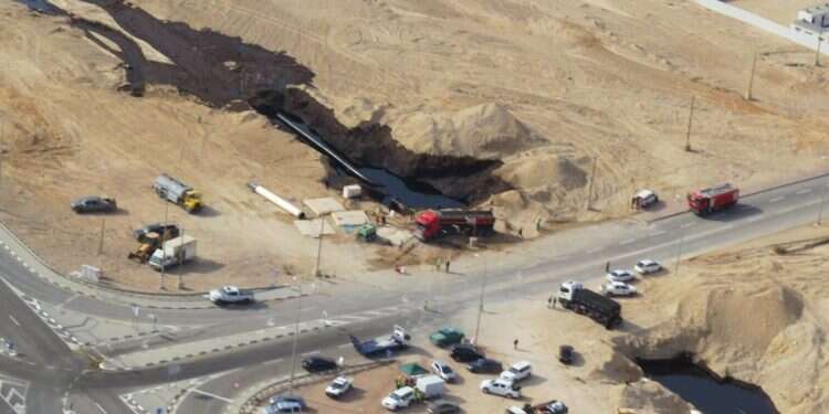 דליפת הנפט בנחל צין. צילום: המשרד להגנת הסביבה הזיהום בנחל צין: חברת קצא"א נמצאה אשמה בנסיבות מחמירות