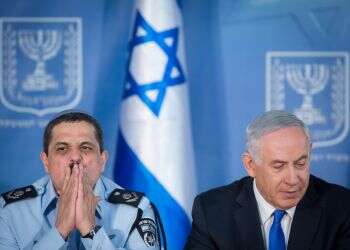 במקום להתאחד, כל אחד והנייד שלו