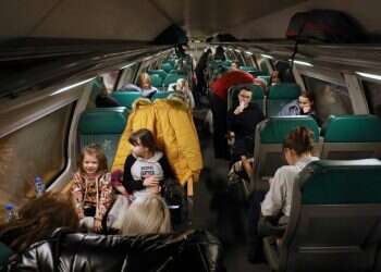 הפלישה הרוסית מתרחבת; מיליון פליטים נמלטו מאוקראינה