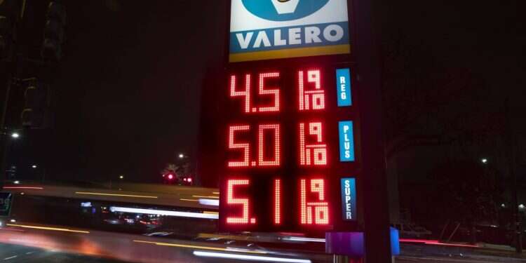 הכיתור הכלכלי: כך העיצומים המערביים מאיימים להפיל את רוסיה