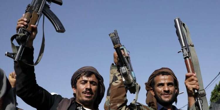 מורדים חות'ים בתימן. צילום: EPA "המתקפה מוכיחה שהתוקפנות של איראן אינה יודעת גבולות"