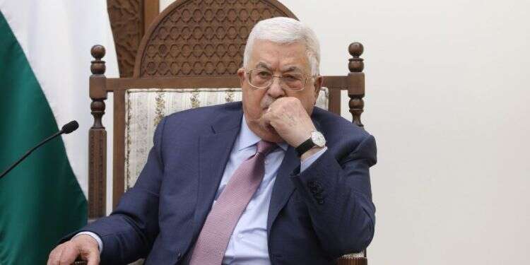 בעקבות מחאה: הודעת אבו מאזן הוסרה מחשבון הטוויטר של משרד החוץ