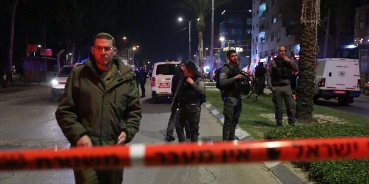 זירת הפיגוע בחדרה. צילום: EPA פתאום זה בסדר להיות גזען