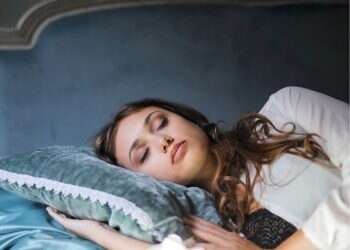 איך לישון טוב יותר בלילה? המדריך לעייפים