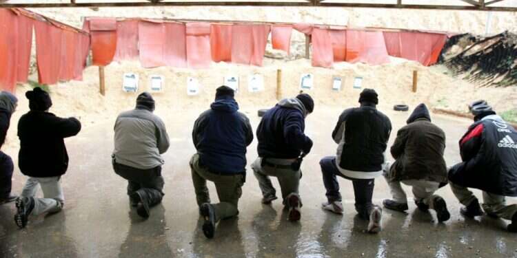 בעקבות הפיגועים: זינוק חד בבקשות לרישיון נשק