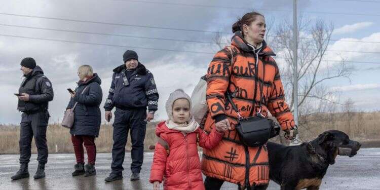 פליטים מאוקראינה. צילום: אבישג שאר ישוב עבור הקרן לידידות מבעד לעדשת המצלמה: מסע פליטי אוקראינה מהגבולות ללב אירופה