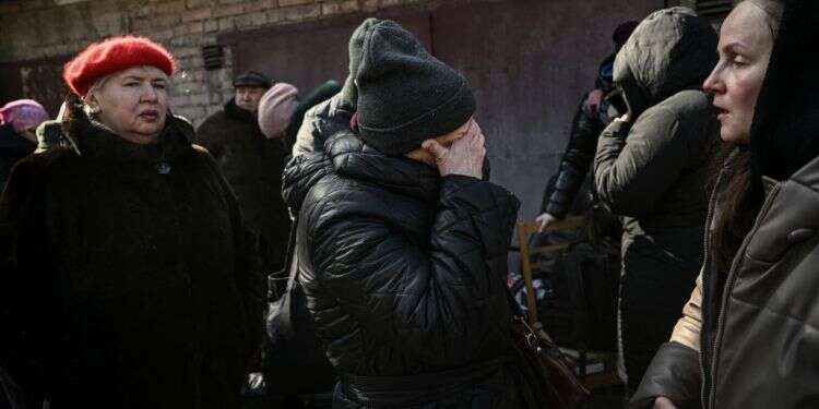 "הם יורים על אזרחים עם מקלעים"