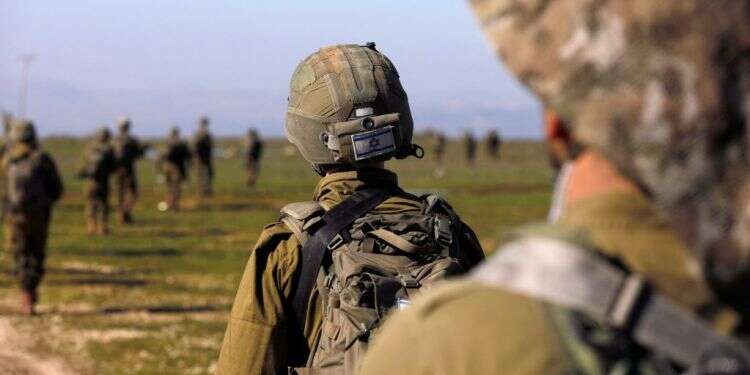 חיילים באימון. צילום: AFP מהפכה של אכ"א: התוכנית שמעודדת גיוס