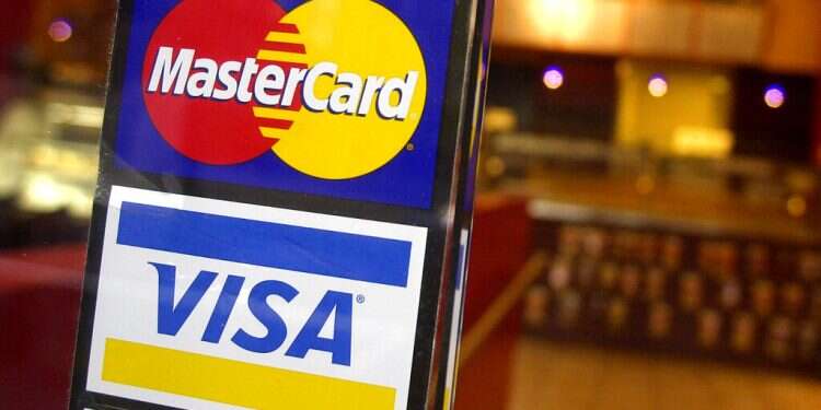 המלחמה הכלכלית מסלימה: ויזה ומאסטרקארד מפסיקות את פעילותן ברוסיה
