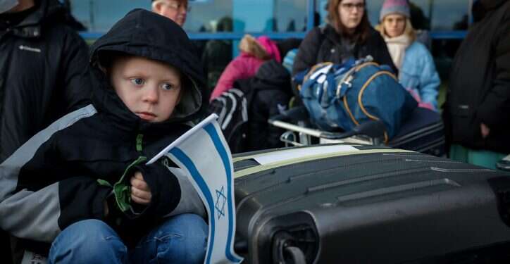 "ישראל מאפשרת מדיניות רחבה": כמה פליטים מאוקראינה יגיעו לארץ?