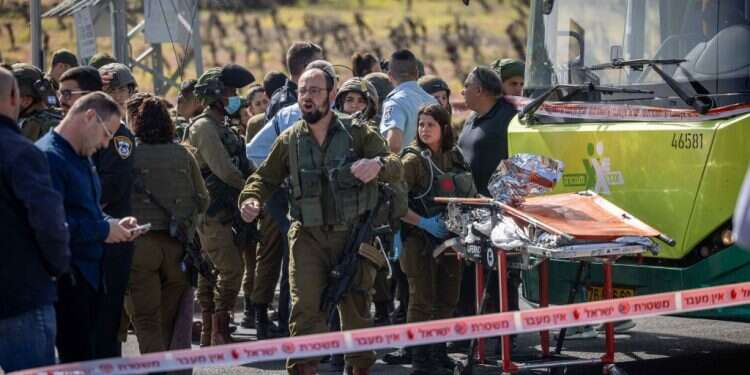 למדו לקח: מנטרל המחבל בגוש עציון לא נדרש למסור את אקדחו למשטרה