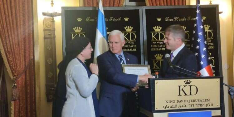 מייק פנס בחברון: "ארה"ב תמיד תהיה מחוייבת למדינת ישראל"