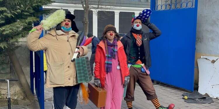 צילום: הילה פאר לוחמי הצחוק במולדובה: "משחק, הומור ורגש הם כלים טיפוליים לכל דבר"