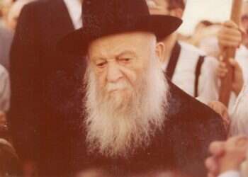 גלויות הרצי"ה שנמצאו וחושפות צדדים לא ידועים באישיותו