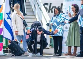 בנט הורה להשיב את שליחי הסוכנות ונתי"ב לתוך אוקראינה