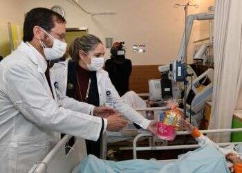 נשיא המדינה חילק משלוחי מנות לילדים בבית חולים