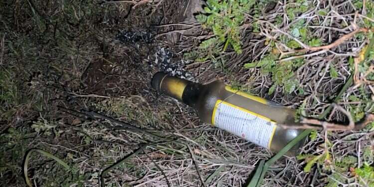 בקבוק תבערה שהושלך בשומרון. אילוסטרציה בקבוקי תבערה ביצהר: "טירוף שדווקא בתקופה כ"כ מתוחה צמצמו את מספר הנשקים ביישוב"