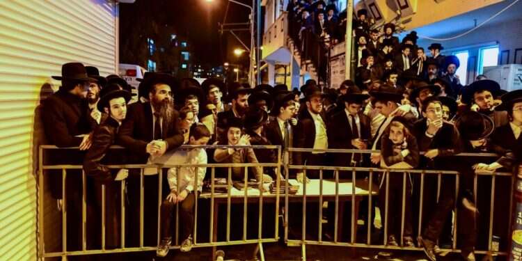 הלוויית הרב קנייבסקי: במשטרה נערכים למנוע אסון