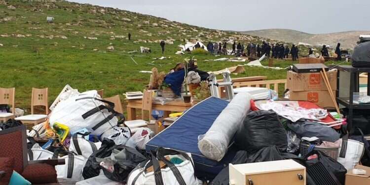 "בממשלה הכריזו על מלחמה בהתיישבות": הכוחות הרסו בתים בגבעות בנימין