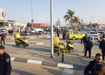 ארבעה נרצחים בפיגוע דריסה ודקירה בבאר שבע