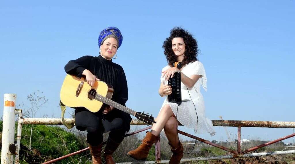 רחלי אנקרי ורוחמה בן יוסף. צילום: יוסי זליגר "זוגיות זו לא התאמה, אלא היכולת לגשר על פערים"