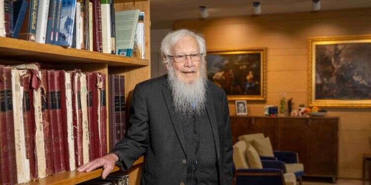 פרופסור ישראל אומן. צילום: יונתן זינדל, פלאש 90