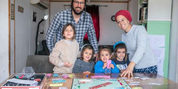 משפחת סויסה, חוות ישוב הדעת. צילום: יוסי אלוני