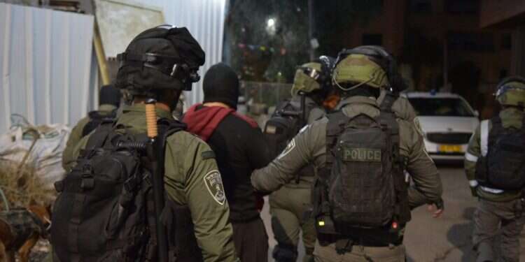 הפיגוע בחדרה: נעצרו חמישה חשודים בסיוע למחבלים