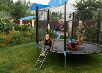 המדריך המלא לבחירת טרמפולינה לחצר