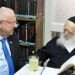 הנשיא לשעבר ריבלין אצל הרב קנייבסקי. צילום: תומר רייכמן במוקד קבלת ההחלטות: הקשר של הפוליטיקאים בישראל לרב קנייבסקי