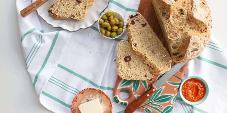 על הלחם לבדו: שעה אחת מפרידה ביניכם לכיכרות מופלאים