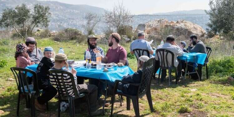 ישיבת אביתר בכניסה ליישוב. צילום: שריה דיאמנט