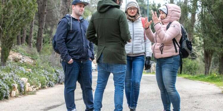 כריסטיאנה, סבילה ופיטר. צילום: יוסי אלוני מה חושבים המבקרים ביד ושם על נאומו של זלנסקי לח"כים הישראליים