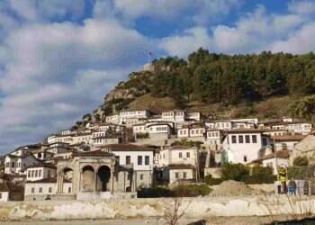 "אף שהיה מוסלמי אדוק מאלבניה, אבי הציל יהודים בשואה וסיכן את חייו עבורם"