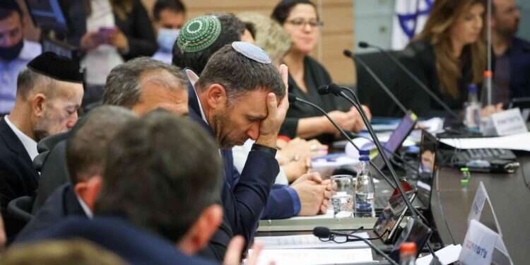 השר מתן כהנא בדיון על הפרשת ח מאחורי הדיון הפורמלי על שיקלי: סגירת חשבונות בימין