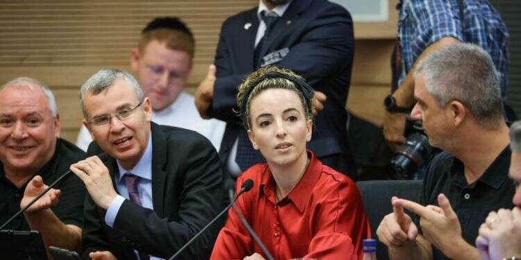 ח מאחורי הדיון הפורמלי על שיקלי: סגירת חשבונות בימין