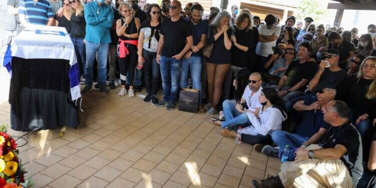 "מלך האריות שלנו": נרצחי הפיגוע בתל-אביב הובאו למנוחות